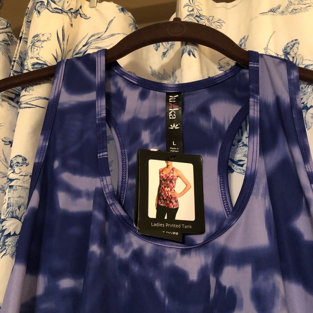 NWT Workout tank - Picture 3 of 4